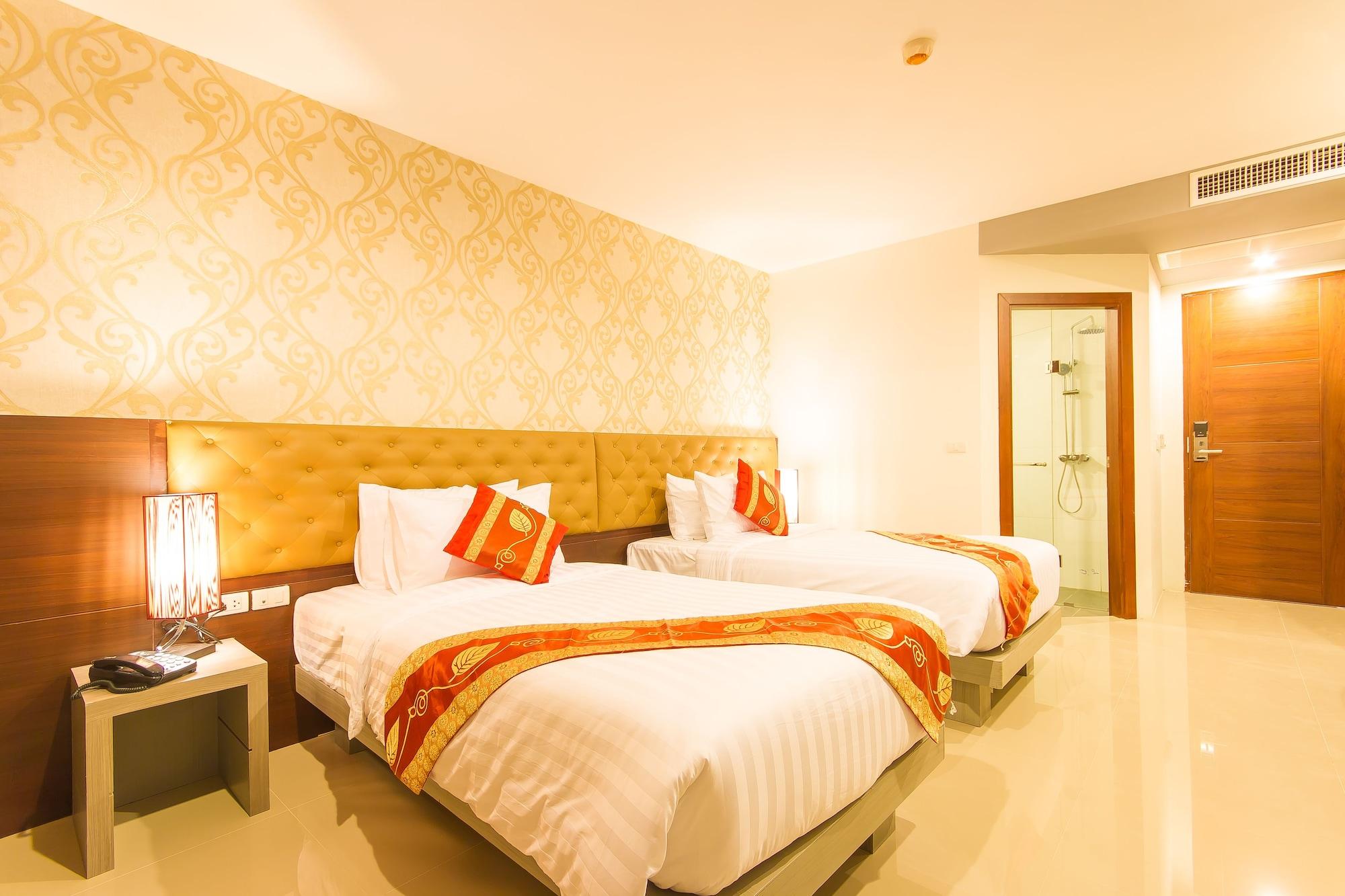 Hemingways Silk Hotel Patong Exterior photo