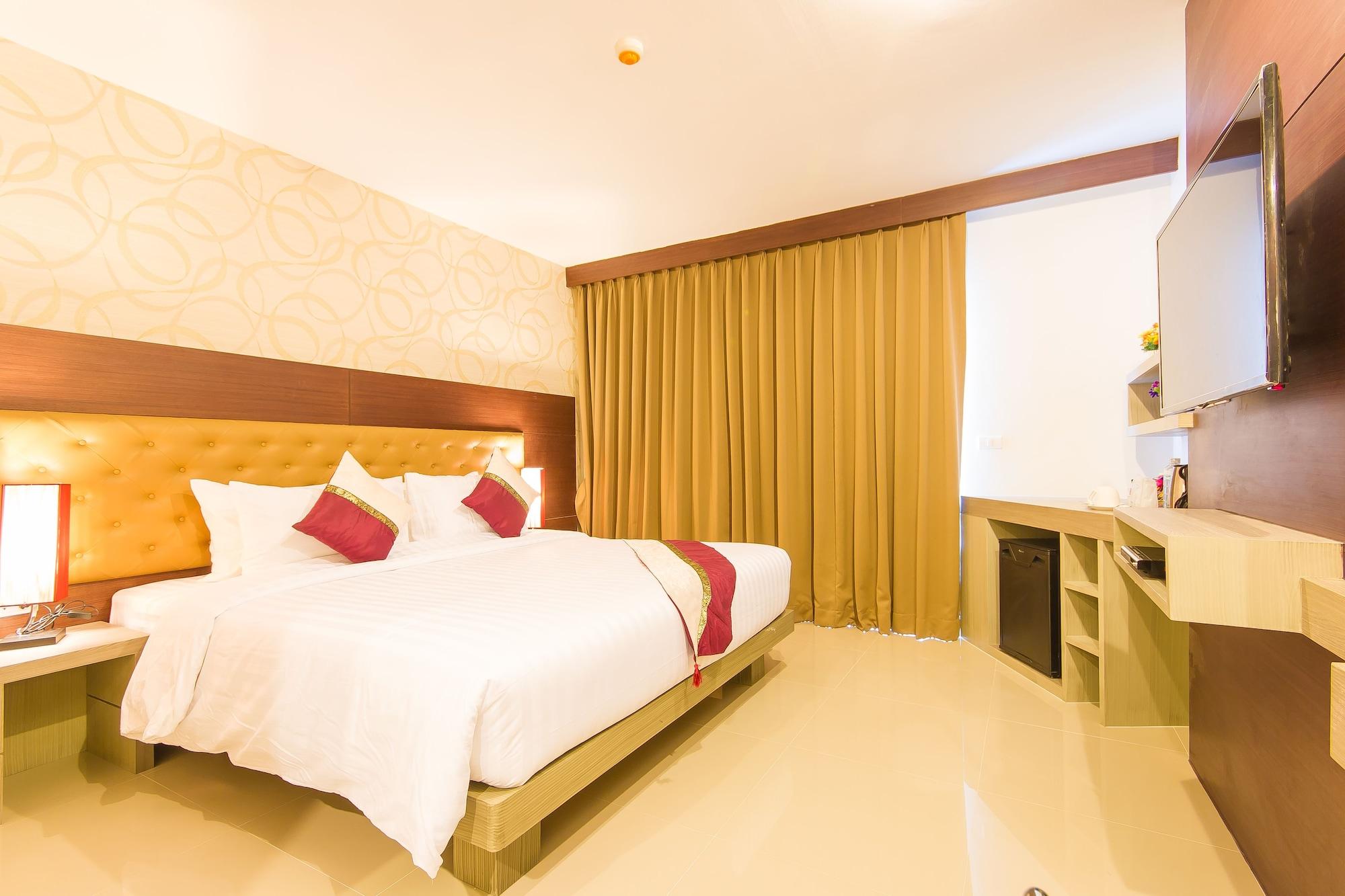 Hemingways Silk Hotel Patong Exterior photo