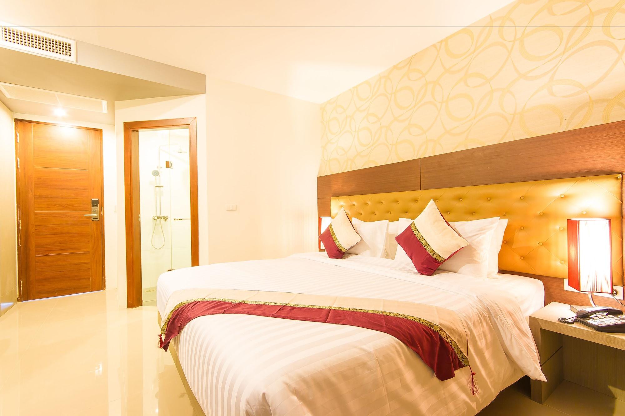 Hemingways Silk Hotel Patong Exterior photo