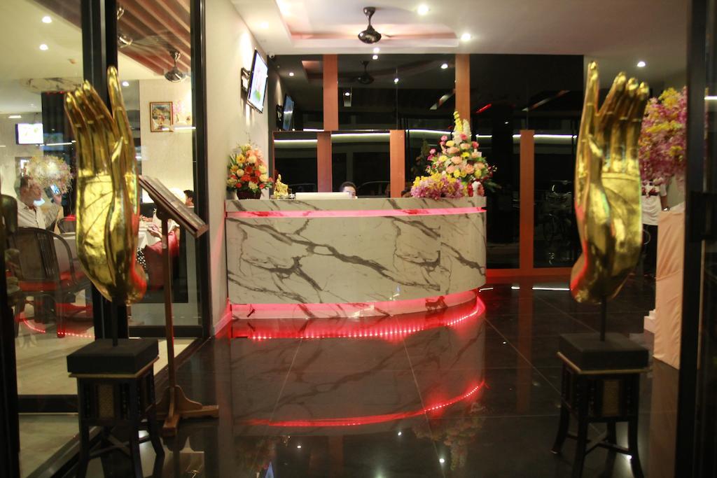 Hemingways Silk Hotel Patong Exterior photo